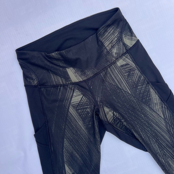 Lululemon Run the Course geometric green & black crop mid rise leggings - Picture 3 of 9